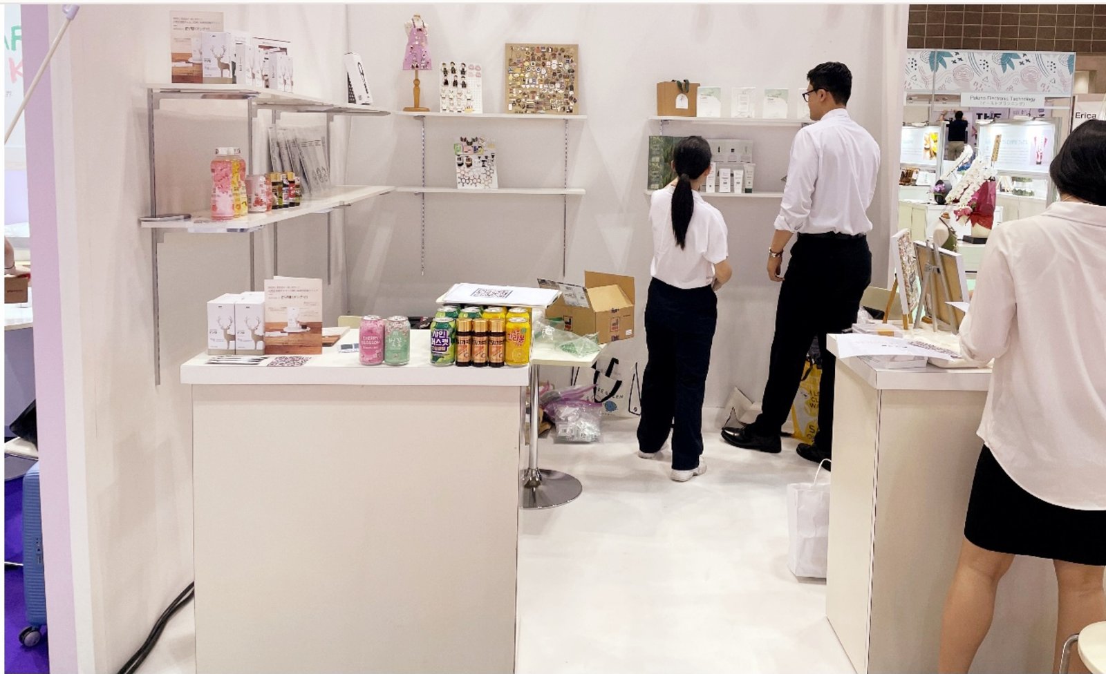 CJGB team at an international trade show booth
